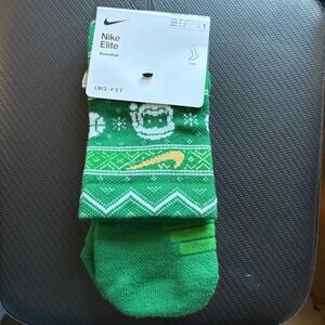 Nike Elite Basketball Crew Socks Santa Green White Mens 6-8 Yth 5-7